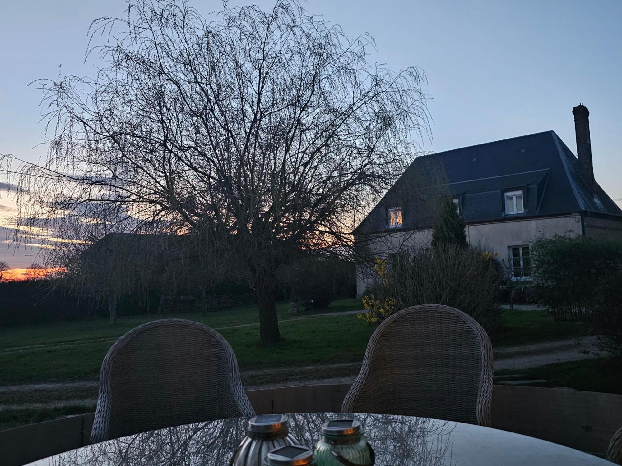 au Petit Paradis Sainte-Gauburge-Sainte-Colombe Bagian luar foto